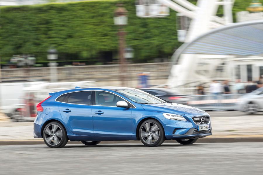  Volvo V40 D4 R-Design 2016 года  (фото 16 из 30)